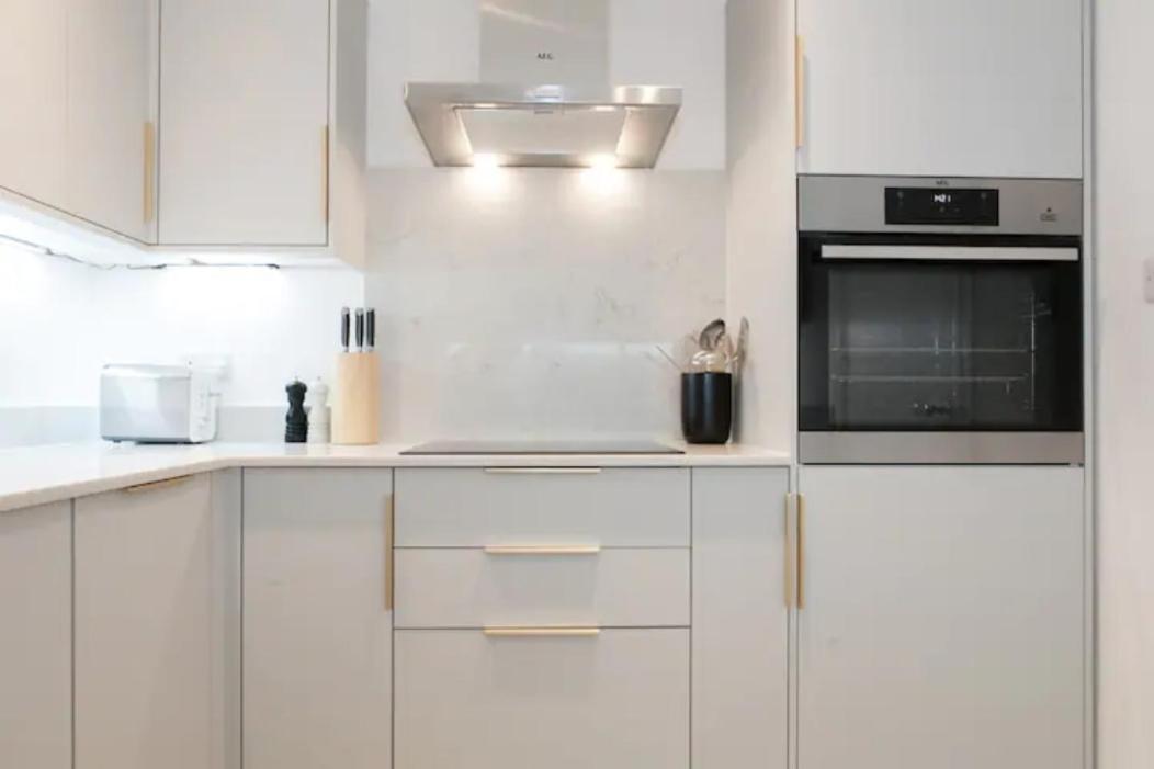 Shoreditch - Immaculate 2 Bedrooms Flat For 6 *
